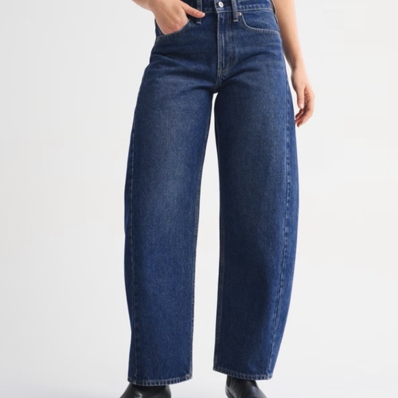 Abercrombie & Fitch Denim - Abercrombie & Fitch The Ultra Barrel Mid Rise Jeans